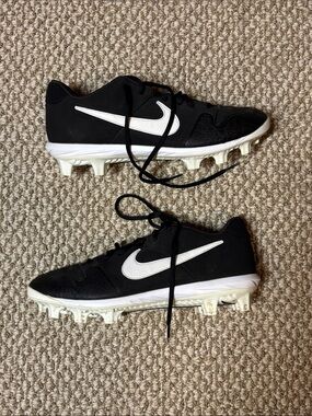 Nike Black and White Shoe Size Label Tag